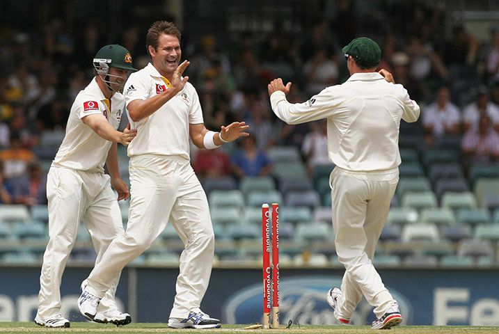 Ashes 2010: Ryan Harris celebrates the wicket of Jimmy Anderson