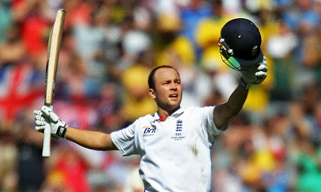 jonathan trott batting. Jonathan Trott is up to third