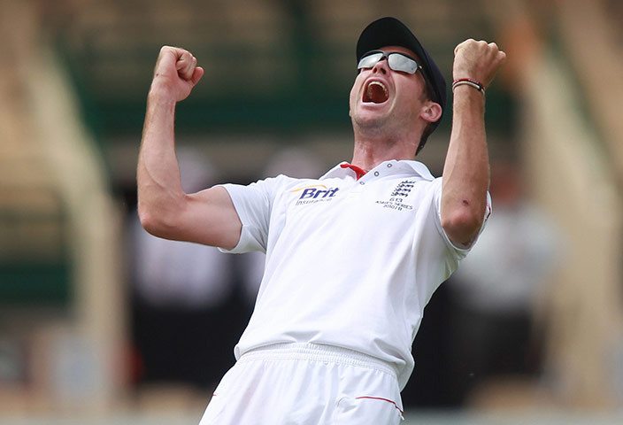 Ashes 2010: James Anderson celebrates the wicket of Michael Hussey