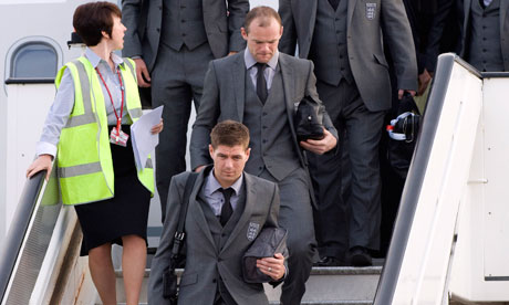 Gerrard, Rooney at Heathrow