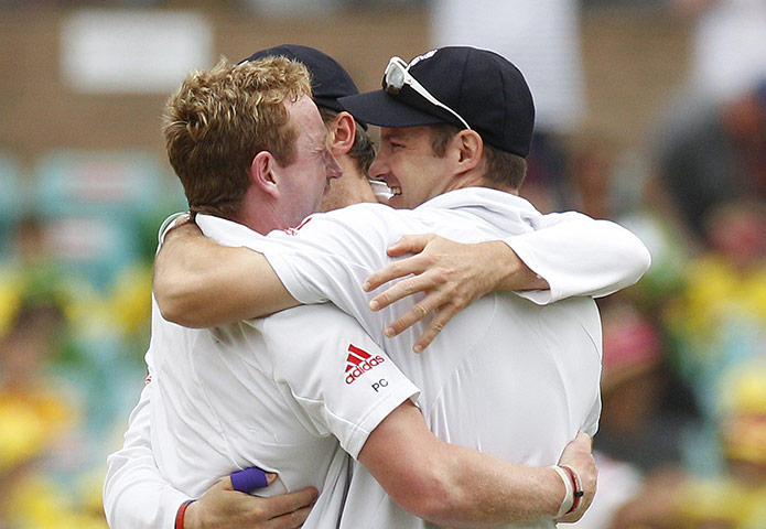 Ashes 2010: Paul Collingwood and Andrew Strauss celebrate