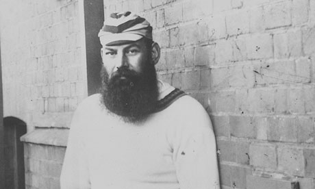 When a team of one-legged men faced a team of one-armed men at cricket