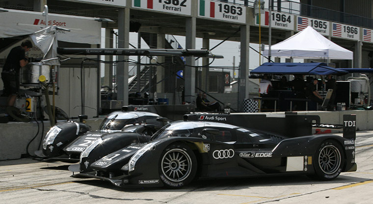 Audi R18 Testing: The R18 comes into the pits