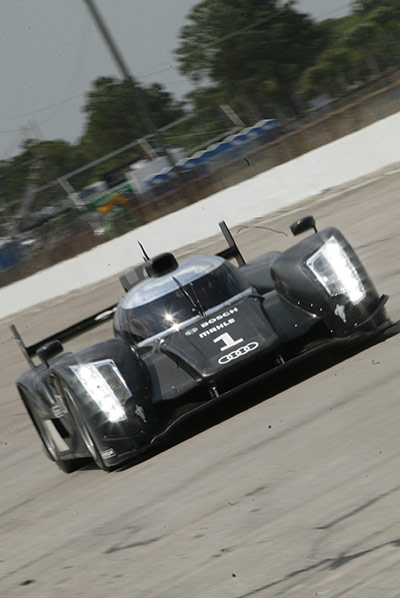 Audi R18 Testing: Audi R18 powers down the start/finish straight during a test session