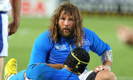 Italy's Martin Castrogiovanni is expecting a physical battle against England