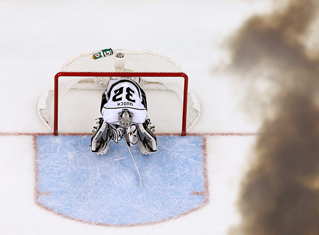 SC:: Los Angeles Kings goalie Quick and smoke