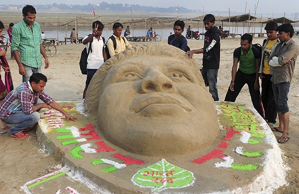 Sachin Tendulkar sand sculpture