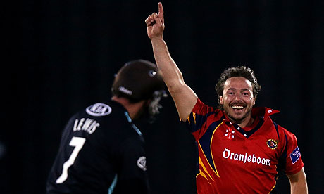 Essex v Surrey - Yorkshire Bank 40