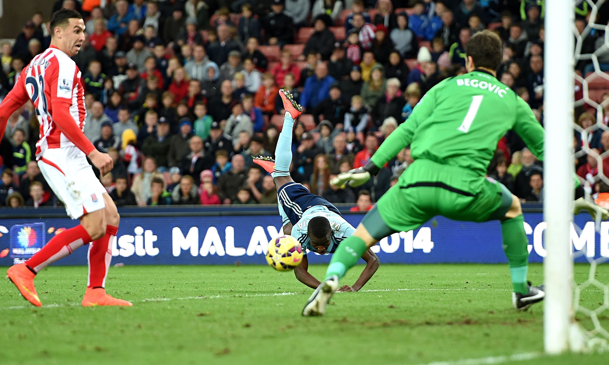 Stoke City 2-2 West Ham United | Premier League match report | Football 