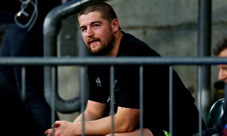 New Zealand's Dane Coles was sent to the sin-bin but England failed to capitalise on his absence