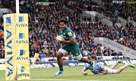 Leicester Tigers' Manusamoa Tuilagi scores their second try against Saracens in the Premie