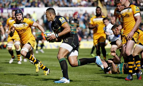 Northampton Saints' Luther Burrell scores their fourth try against London Wasps in the Premiership