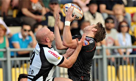 The Ospreys's hopes of reaching the RaboDirect Pro12 play-offs ended when they lost to Zebre