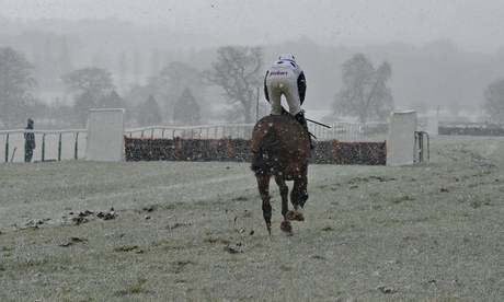 Horse Racing from Towcester