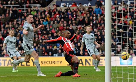 Jermain Defoe scores Sunderland's second goalagainst Burnley in the Premier League