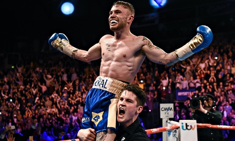 Carl Frampton v Chris Avalos