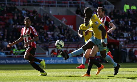 Crystal Palace's Yannick Bolasie scores their second goal against Sunderland in the Premier League