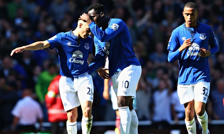 Everton's Leon Osman is congratulated by Romelu Lukaku against West Ham in the Premier League
