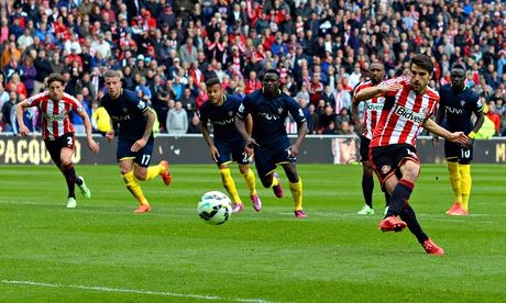 Jordi Gomez scores Sunderland's second goal against Southampton in the Premier League