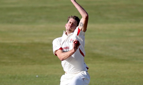 Lancashire's Tom Bailey took career best figures of five for 12 from nine overs as Leicestershire cr
