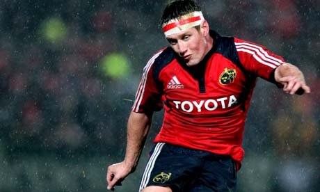Ronan O'Gara kicks for Munster