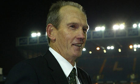 Wayne Bennett after winning the Tri- Nations trophy with Australia in 2004