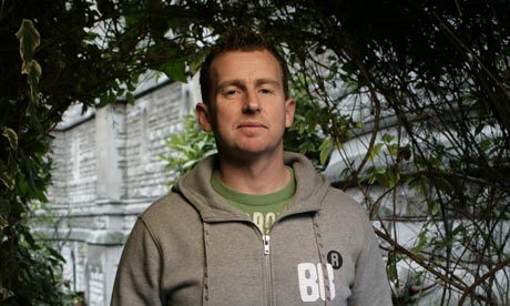 Eşcinsel olan Nigel Owens saygın bir Rugby hakemi.