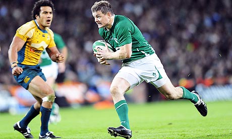 Brian O'Driscoll scores for Ireland against Australia