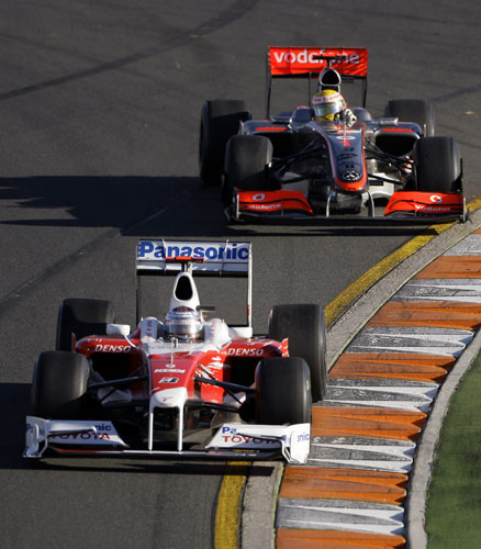Australian grand prix: Jarno Trulli, Lewis Hamilton