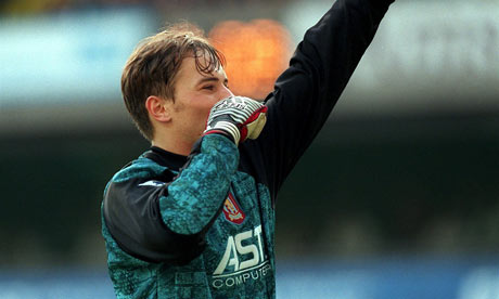 Mark-Bosnich-gives-his-in-001.jpg