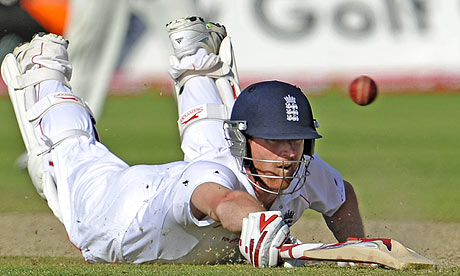 England batsman Paul Collingwood dives and beats home the Australian throw