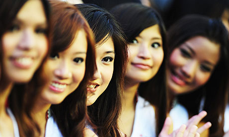 Singapore GP: The grid girls 