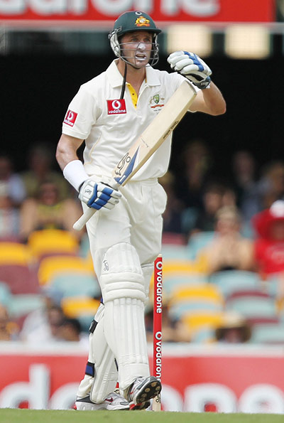 Ashes 2010: Mike Hussey asks for a referral