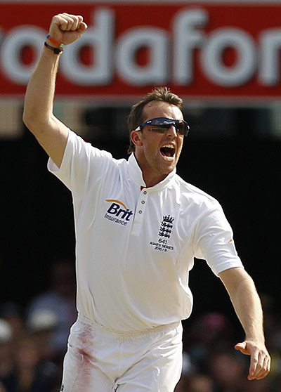 Ashes 2010: Swann celebrates the wicket of Brad Haddin 