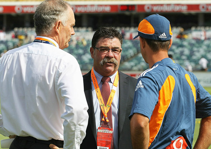 Ashes 2010: Australian selector David Book chats with Greg Chappell and Ricky Ponting