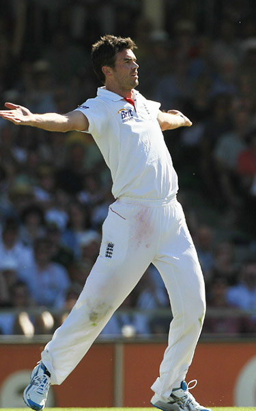 Ashes 2010: Jimmy Anderson celebrates the wicket of Ryan Harris