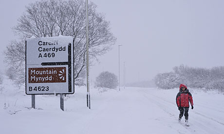 Snow in South Wales, Britain - 17 Dec 2010