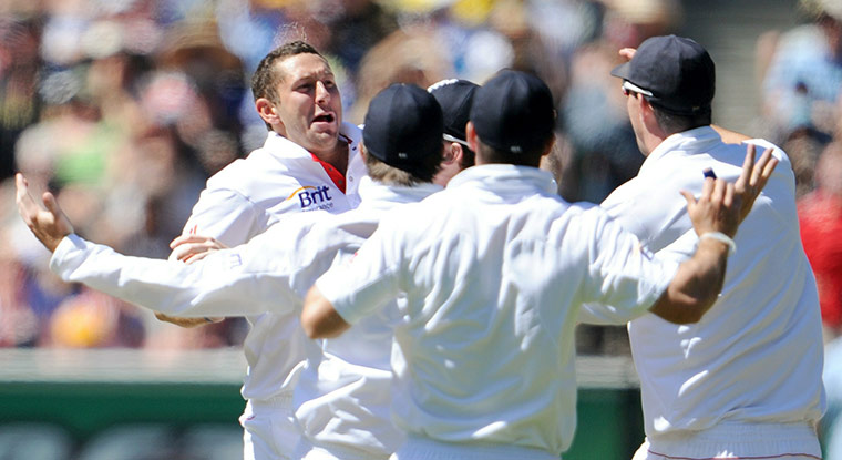 Ashes 2010: Tim Bresnan celebrates the wicket of Ricky Ponting
