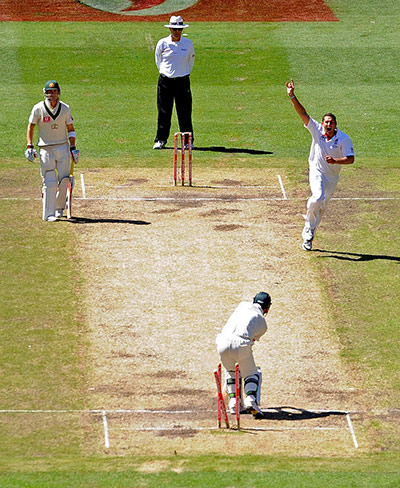 Ashes 2010: Tim Bresnan bowls Ricky Ponting