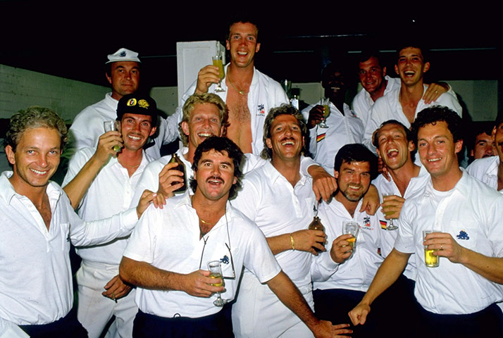 Ashes 2010: England's '86 team celebrate