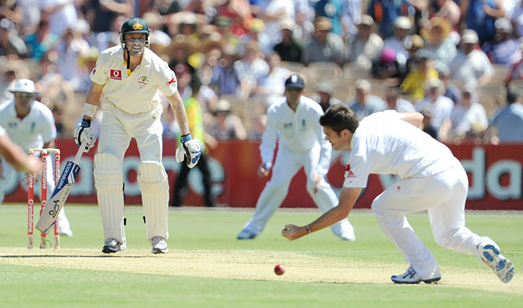 Ashes 2010: Jimmy Anderson drops Mike Hussey