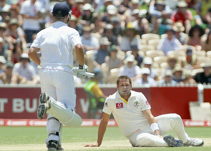 Ashes 2010: Jonathan Trott and Ryan Harris