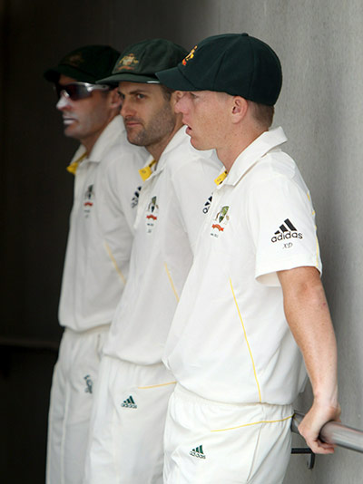 Ashes 2010: Australian players wait to go out onto the field