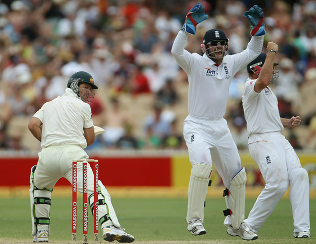 Ashes 2010: Ricky Ponting falls to Graeme Swann