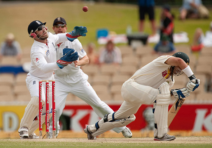 Ashes 2010: Second Test: Matt Prior drops Michael Hussey