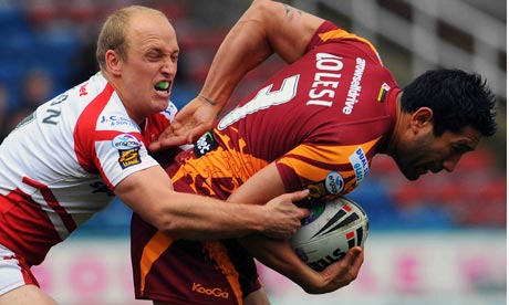 http://static.guim.co.uk/sys-images/Sport/Pix/pictures/2010/4/18/1271617192589/Huddersfield-Giants-v-Hul-001.jpg