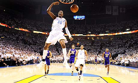 kevin durant okc thunder. Kevin Durant dunks during