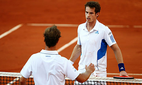 andy murray body. Andy Murray shakes hands