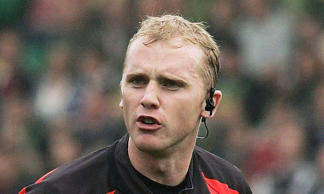 john higgins referee. Referee Wayne Barnes during