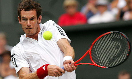 andy murray body. Andy Murray returns the ball